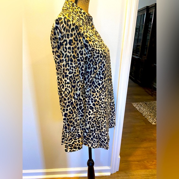 Animal print no iron Foxcroft shirt in size 6 - Picture 3 of 8
